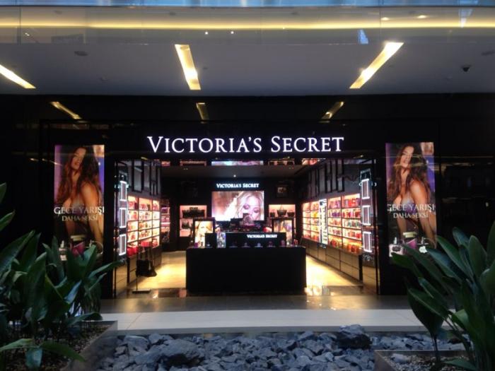 Victoria&rsquo;s Secret Zorlu&rsquo;da transfobi Kaos GL - LGBTİ+ Haber Portalı
